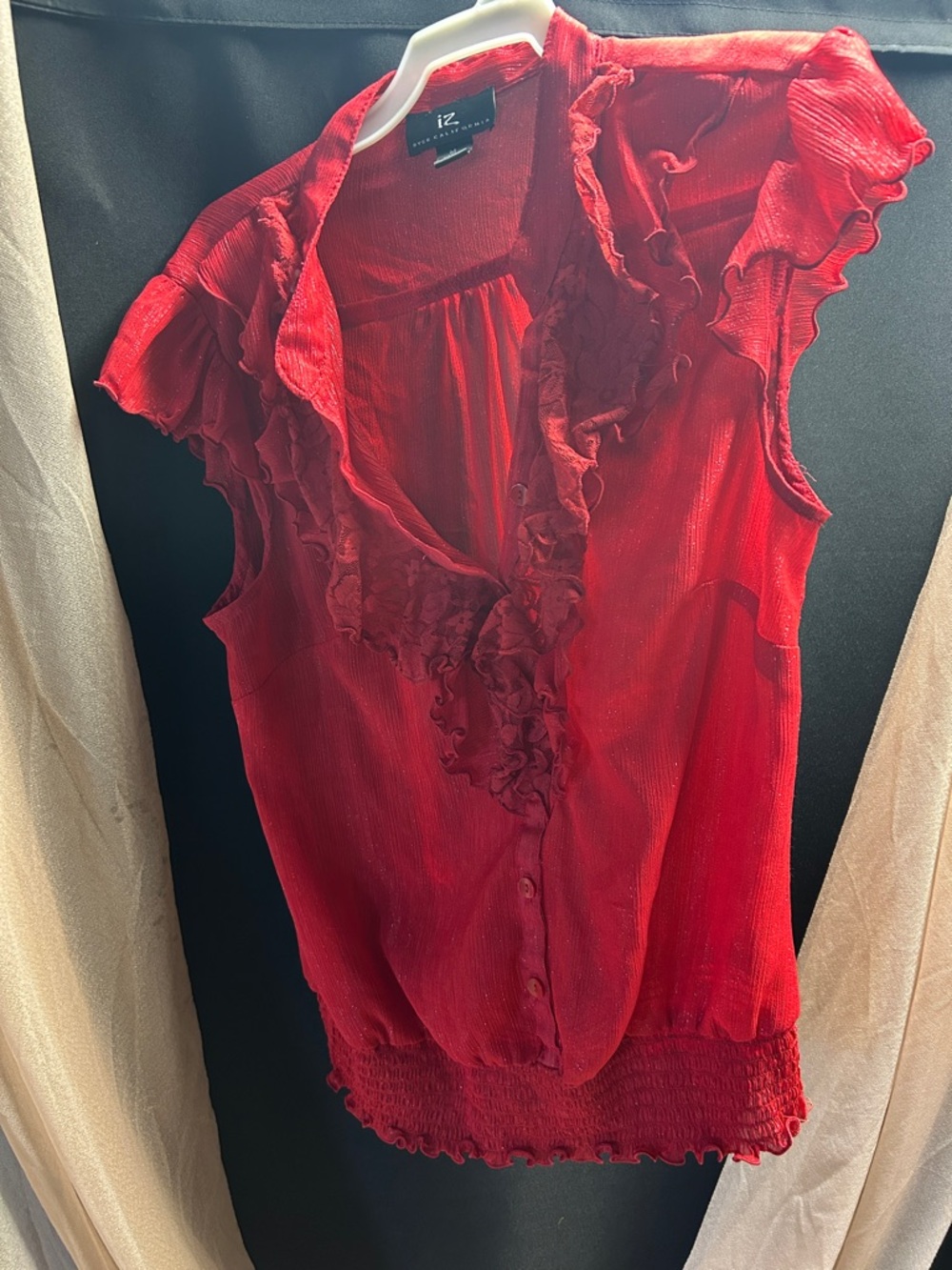 Iz Byer Red Ruffled V-Neck Button-Front Sleeveless Top